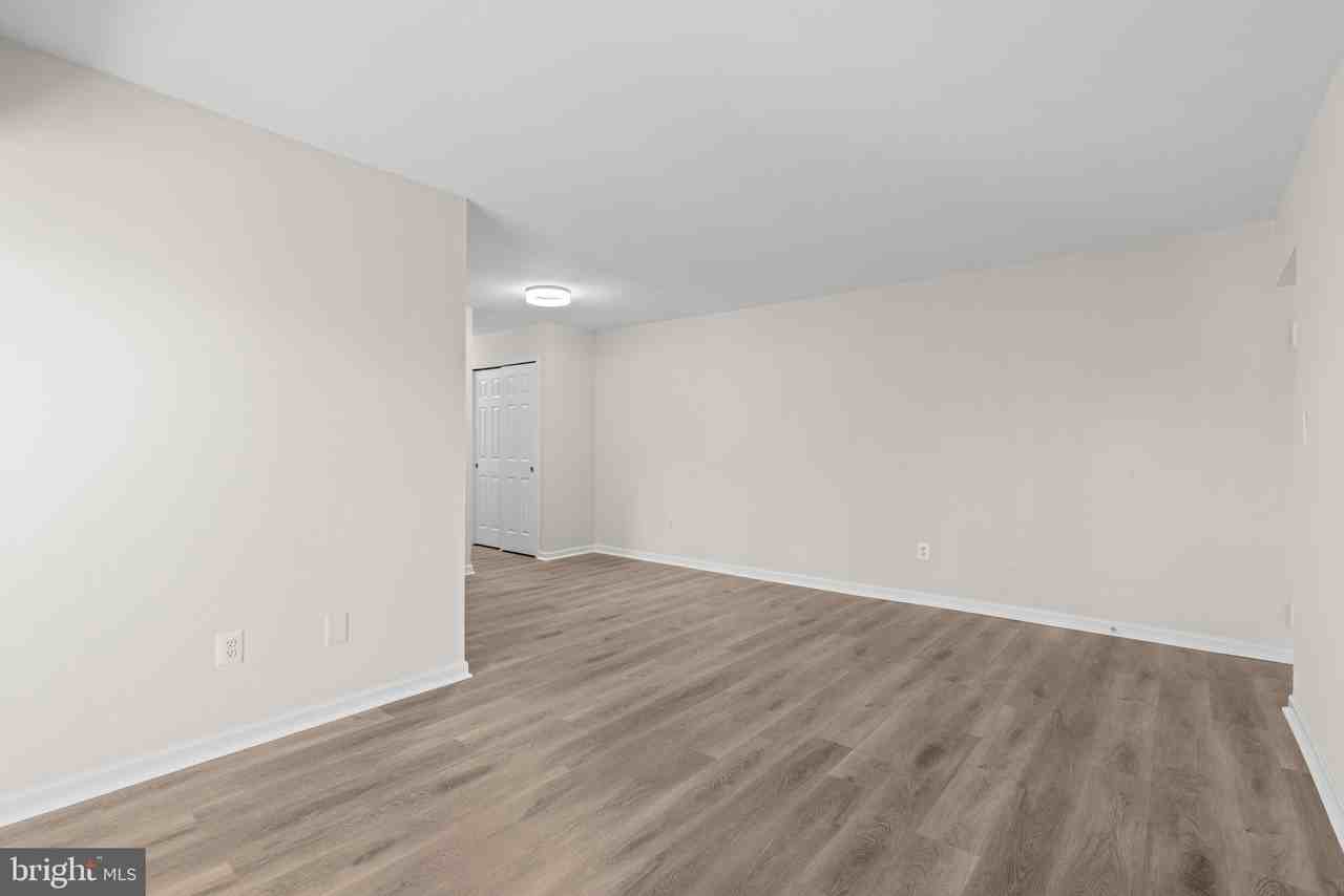 3612 Court House Dr #3B - Photo 5 of 31