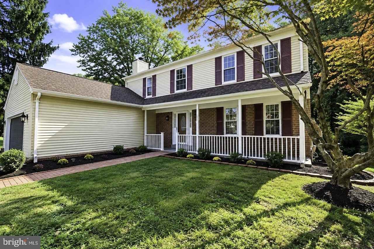 15025 Timberlake Dr - Photo 3 of 50