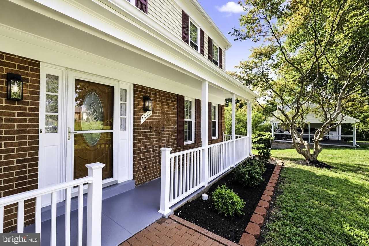 15025 Timberlake Dr - Photo 4 of 50
