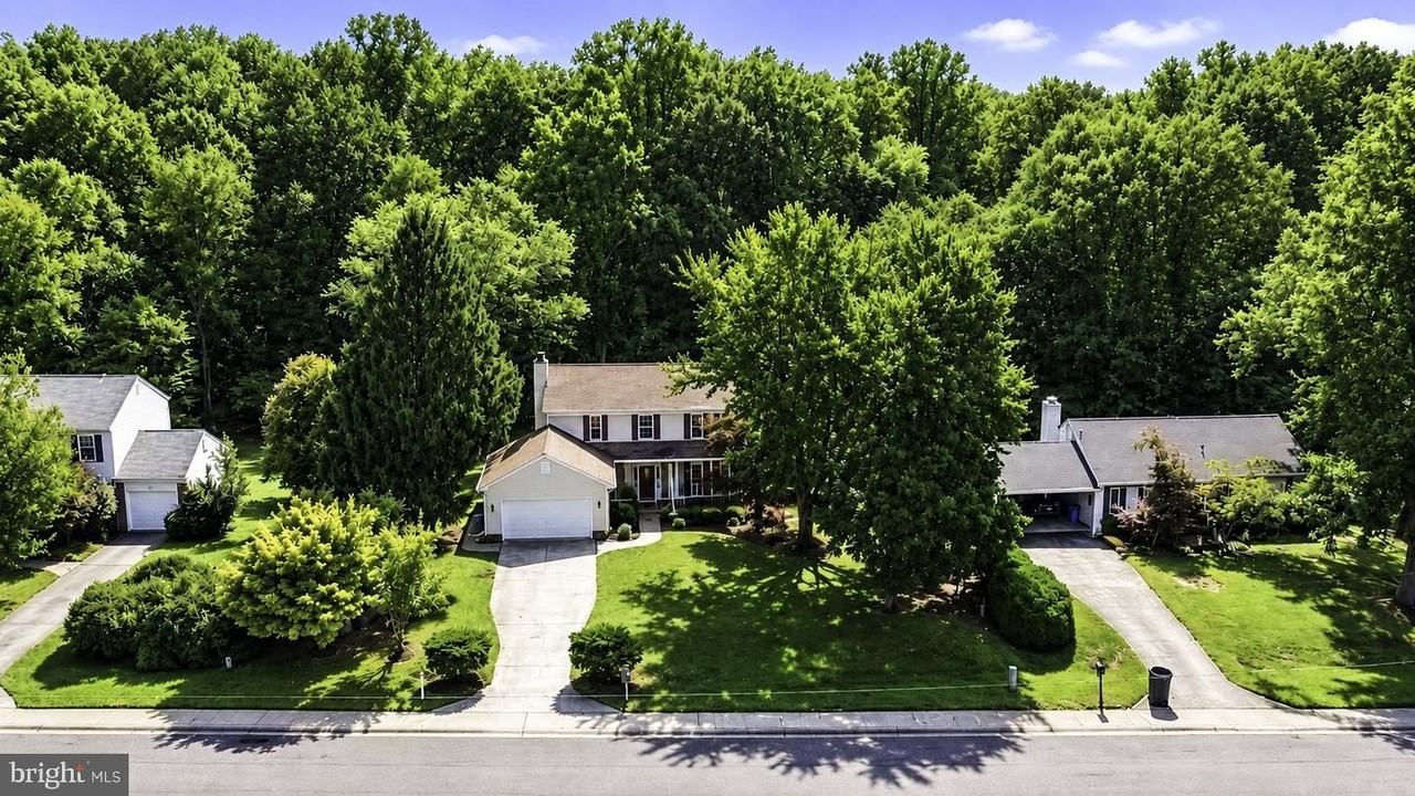 15025 Timberlake Dr - Photo 5 of 50