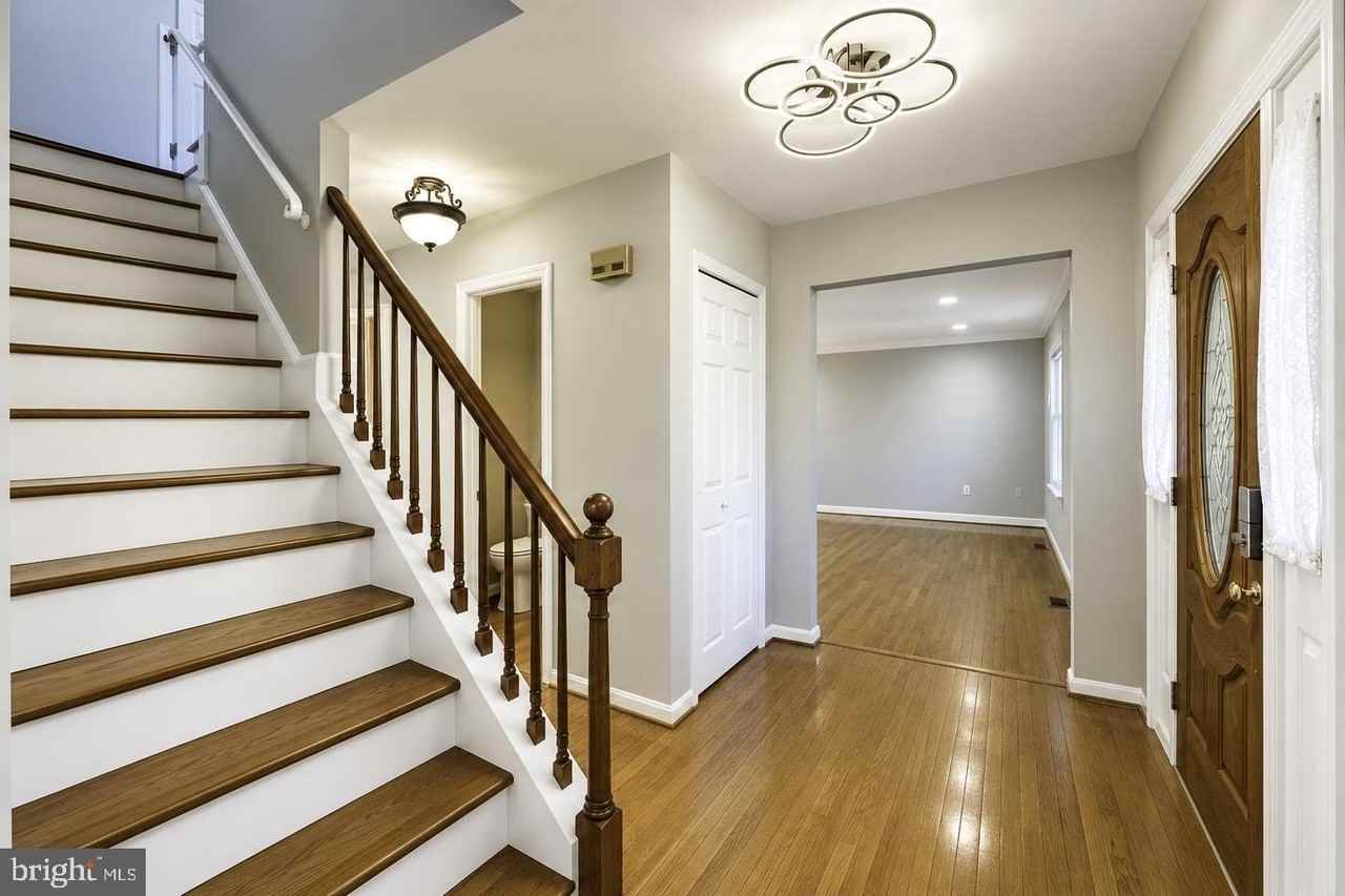 15025 Timberlake Dr - Photo 6 of 50