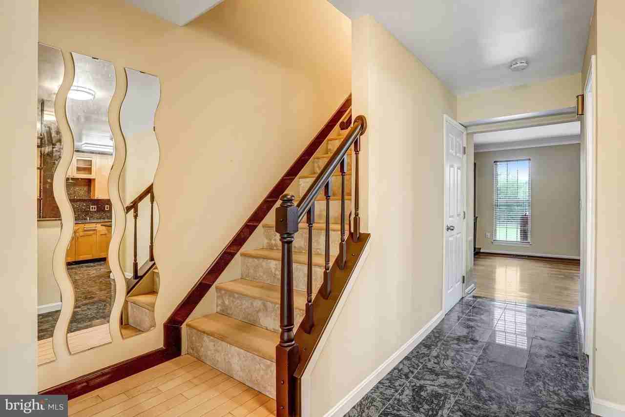 19506 Taverney Dr - Photo 6 of 50
