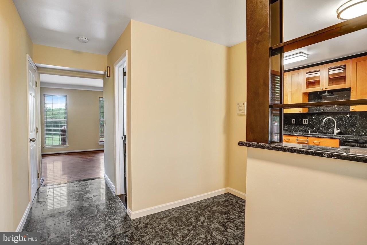 19506 Taverney Dr - Photo 7 of 50