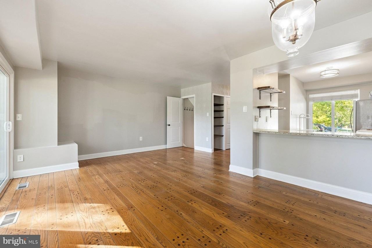 15619 Millbrook Ln #4 - Photo 5 of 27
