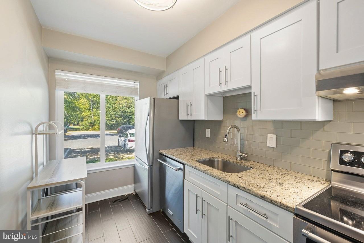 15619 Millbrook Ln #4 - Photo 7 of 27