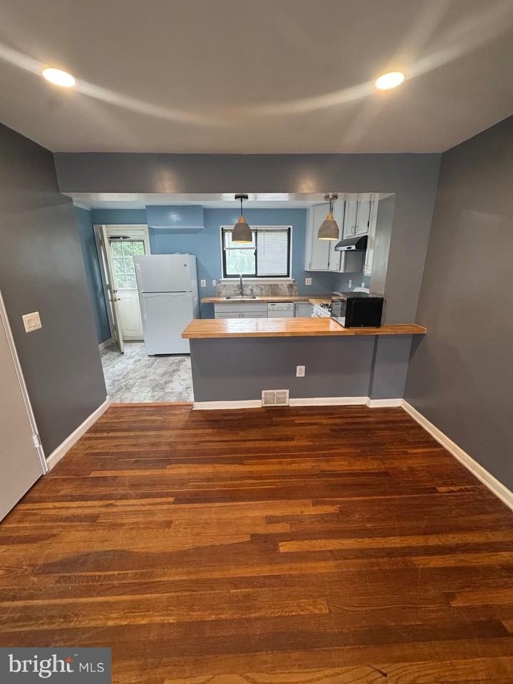 3525 Manorwood Dr - Photo 4 of 18