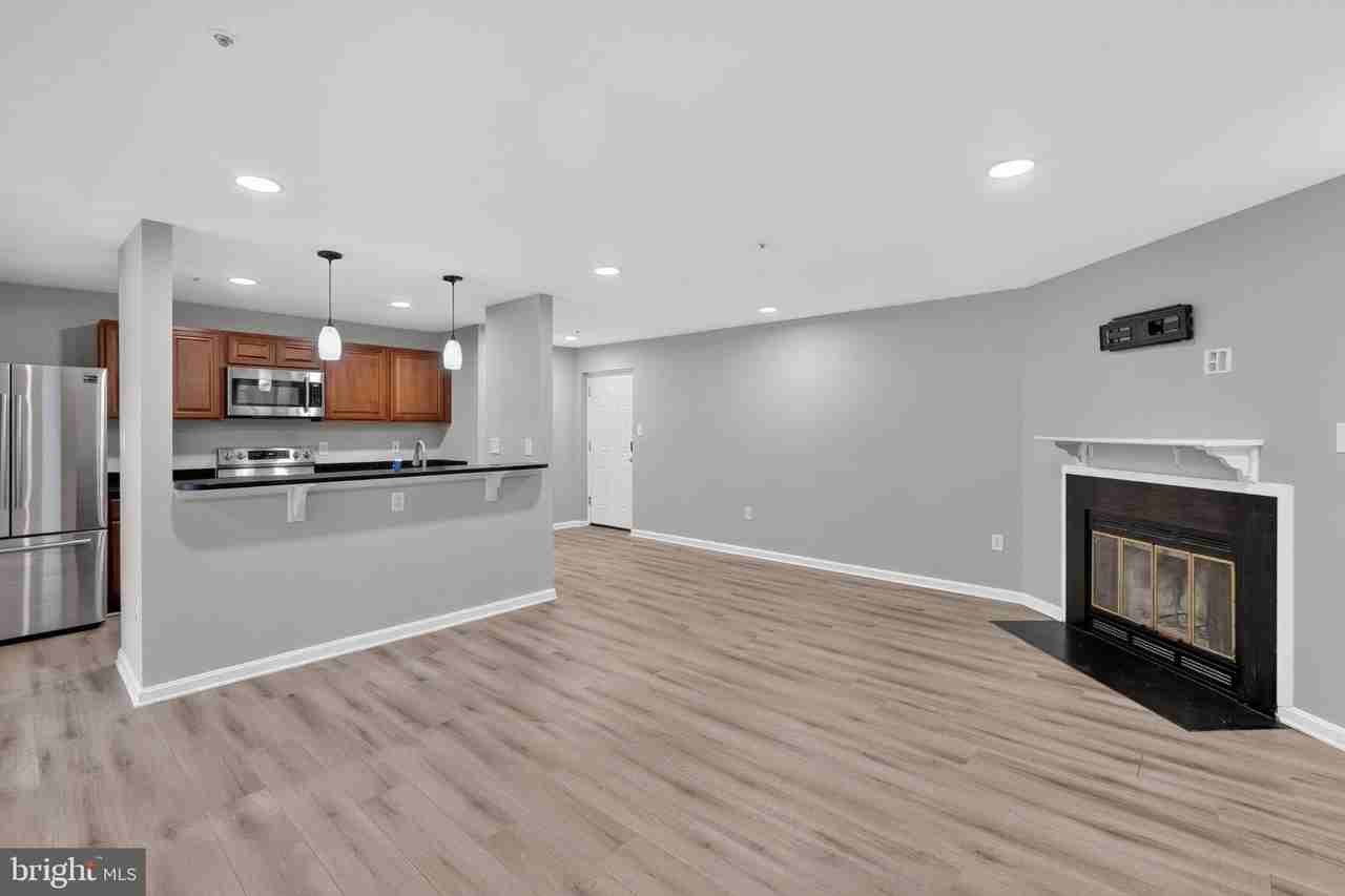 2071 Alice Ave #203