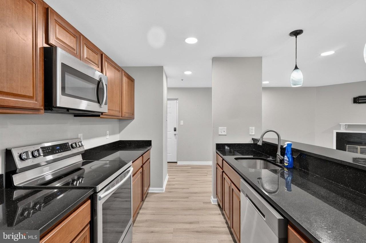 2071 Alice Ave #203 - Photo 5 of 26