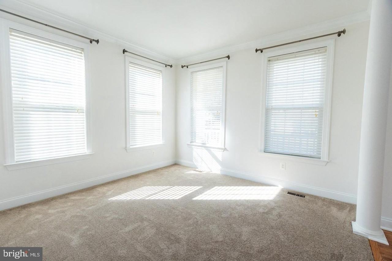 20702 Colby Dr - Photo 4 of 31