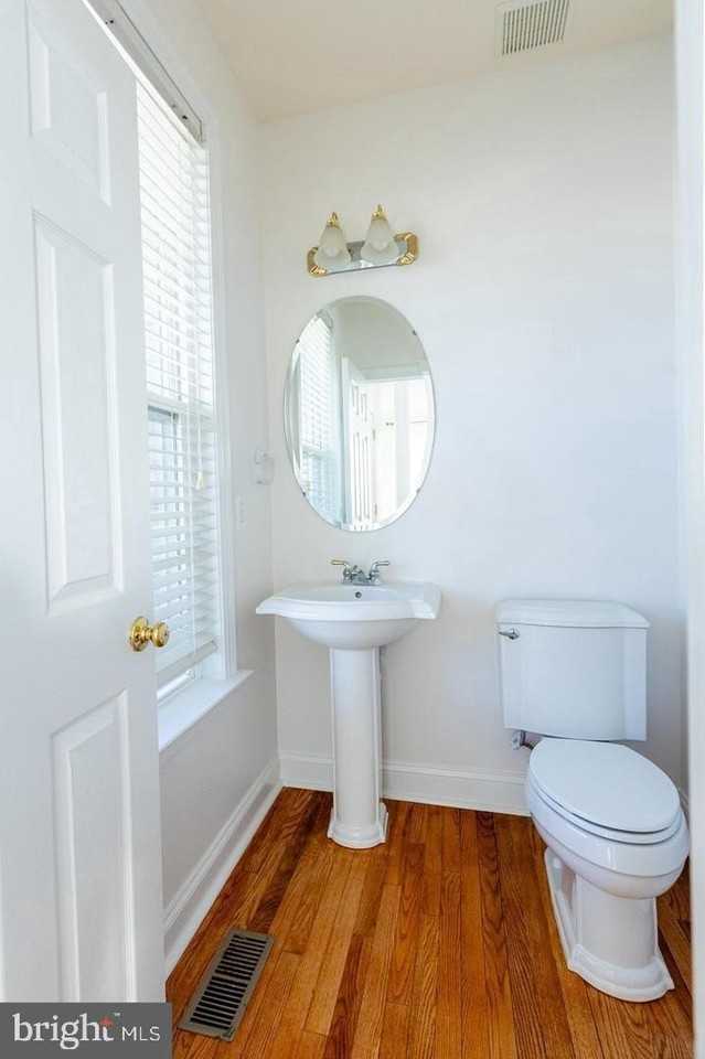 20702 Colby Dr - Photo 6 of 31