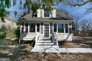 featured image of 412 W Ocean Heights Ave