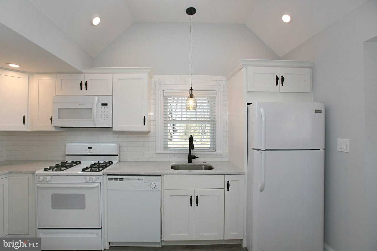 412 W Ocean Heights Ave - Photo 2 of 31