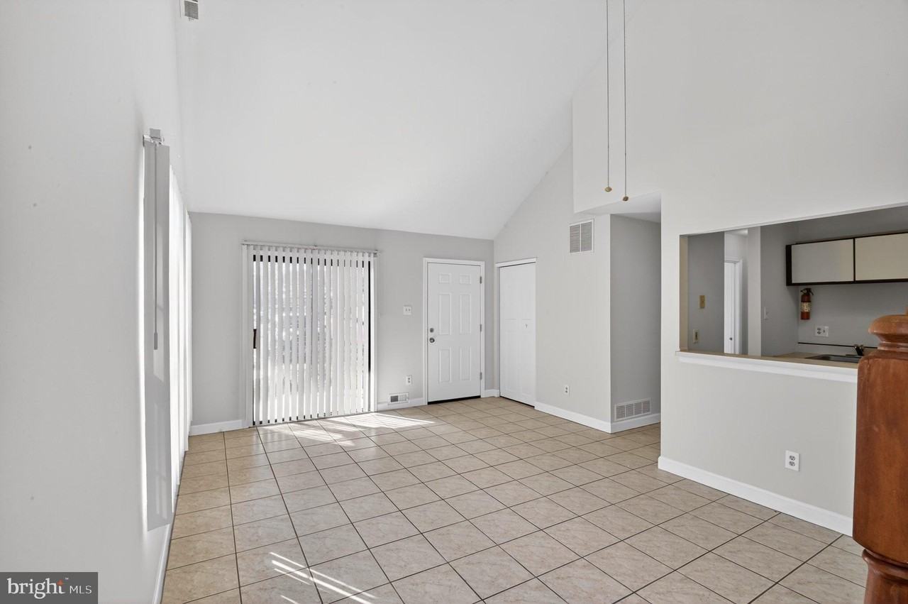 2701 Canyon Ct - Photo 5 of 16