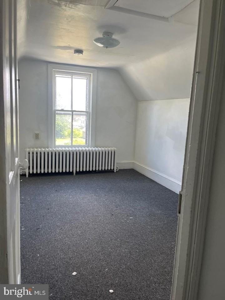 604 Park Ave - Photo 2 of 10