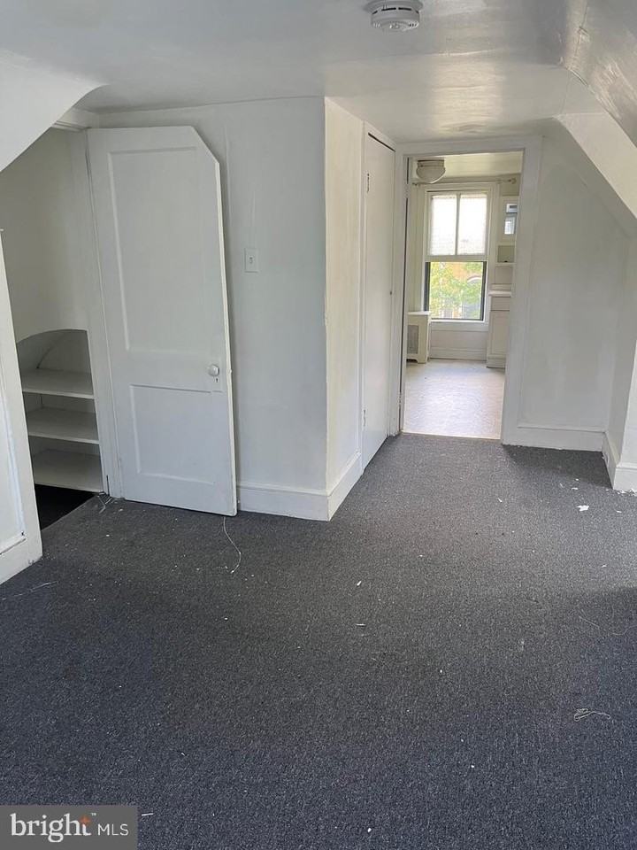 604 Park Ave - Photo 6 of 10