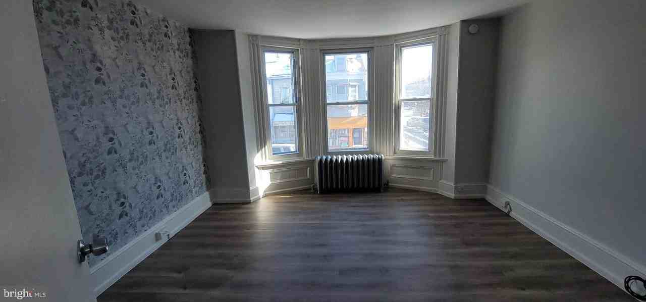 348 S 11th St - Photo 7 of 13