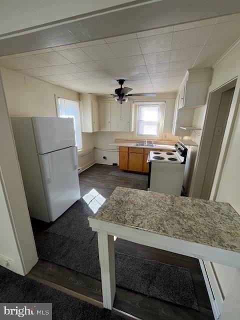 215 N Railroad Ave - Photo 5 of 17