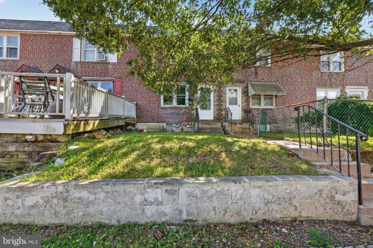 331 W 21st St - Photo 2 of 29