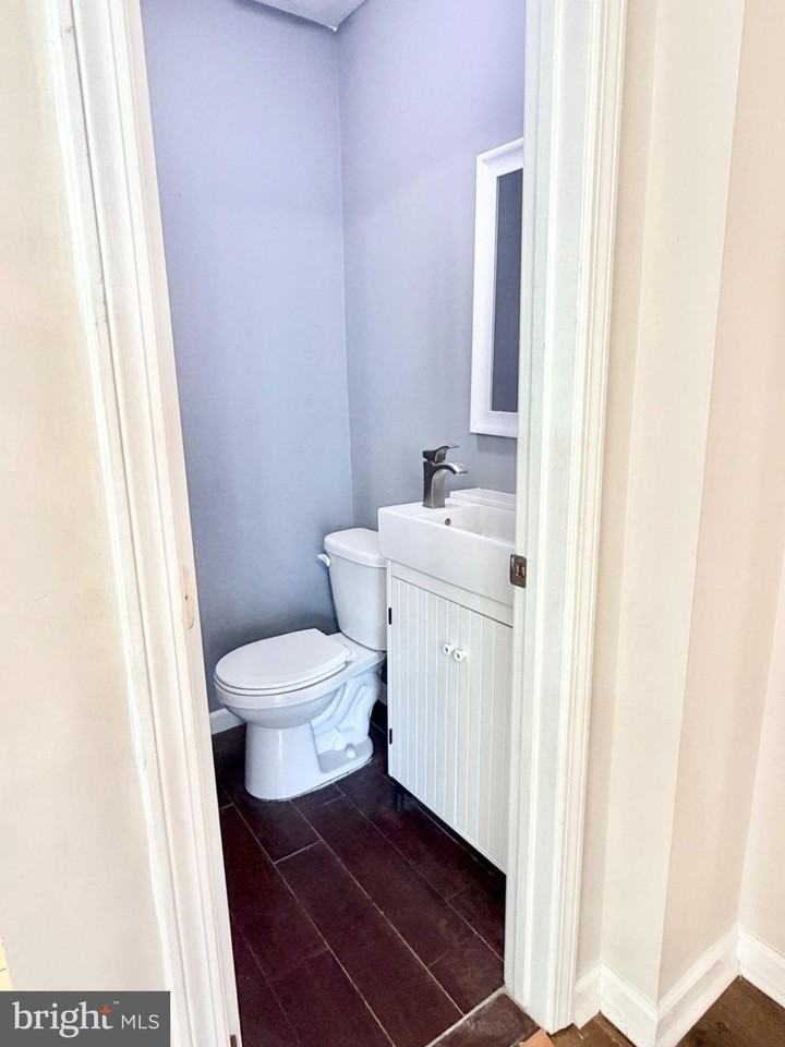 736 Village Ln - Photo 7 of 26