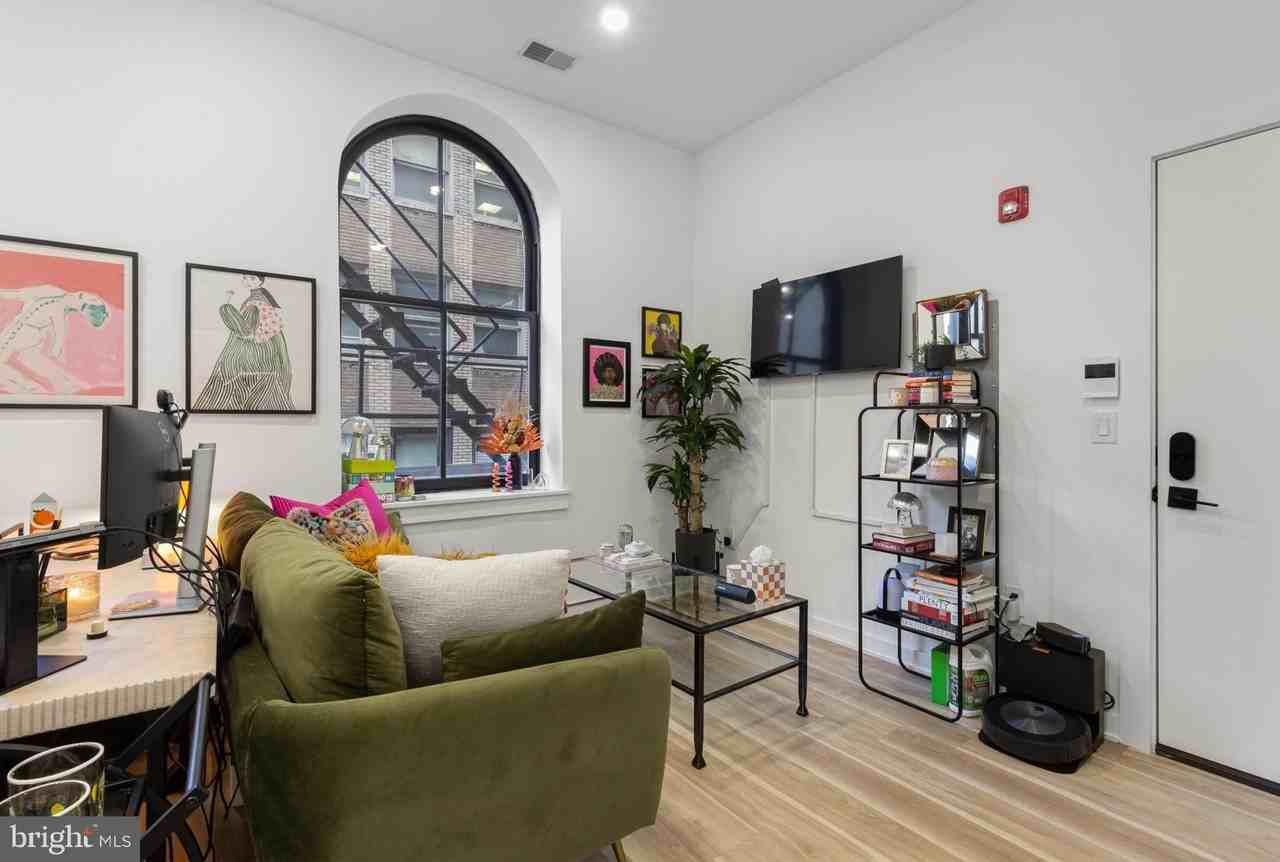 1415 Locust St #204 - Photo 3 of 14