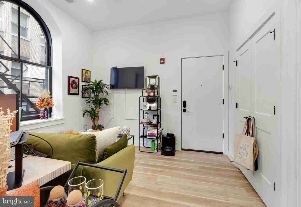 1415 Locust St #204 - Photo 5 of 14