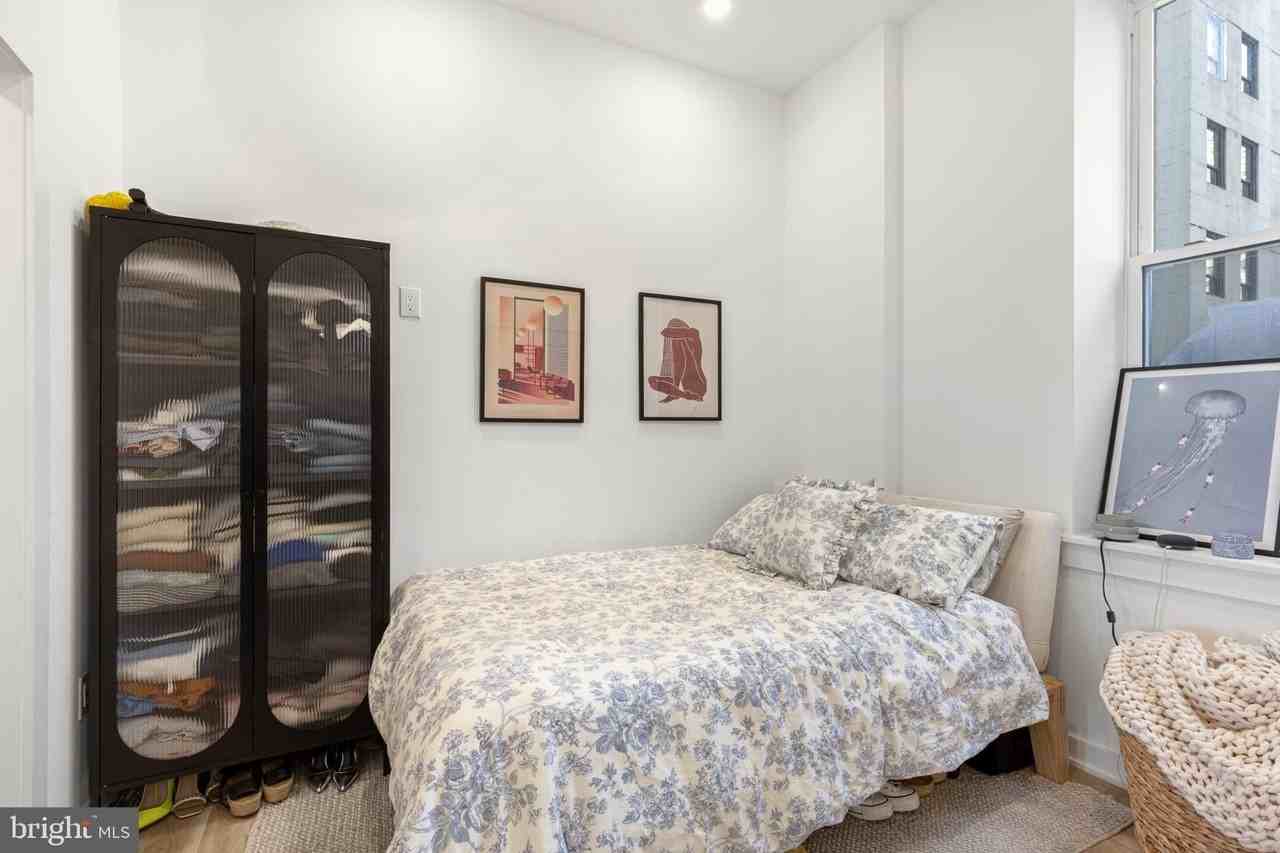 1415 Locust St #204 - Photo 6 of 14