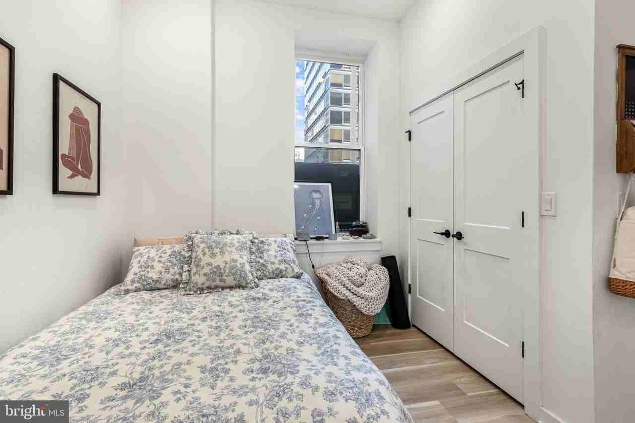 1415 Locust St #204 - Photo 7 of 14
