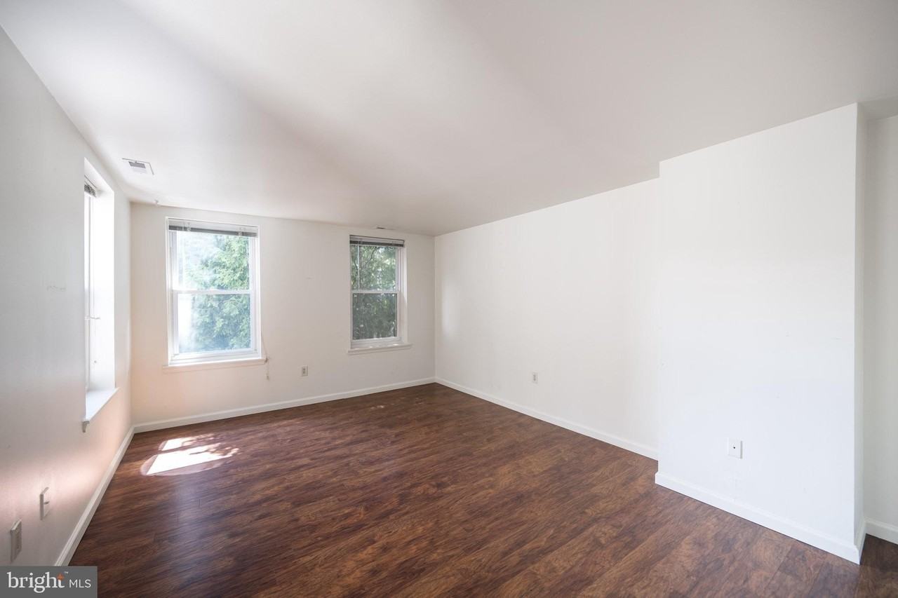 1728 Green St #2R - Photo 5 of 13