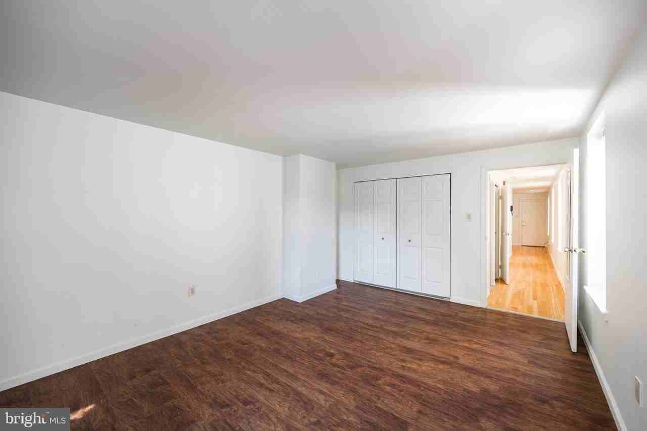 1728 Green St #2R - Photo 7 of 13