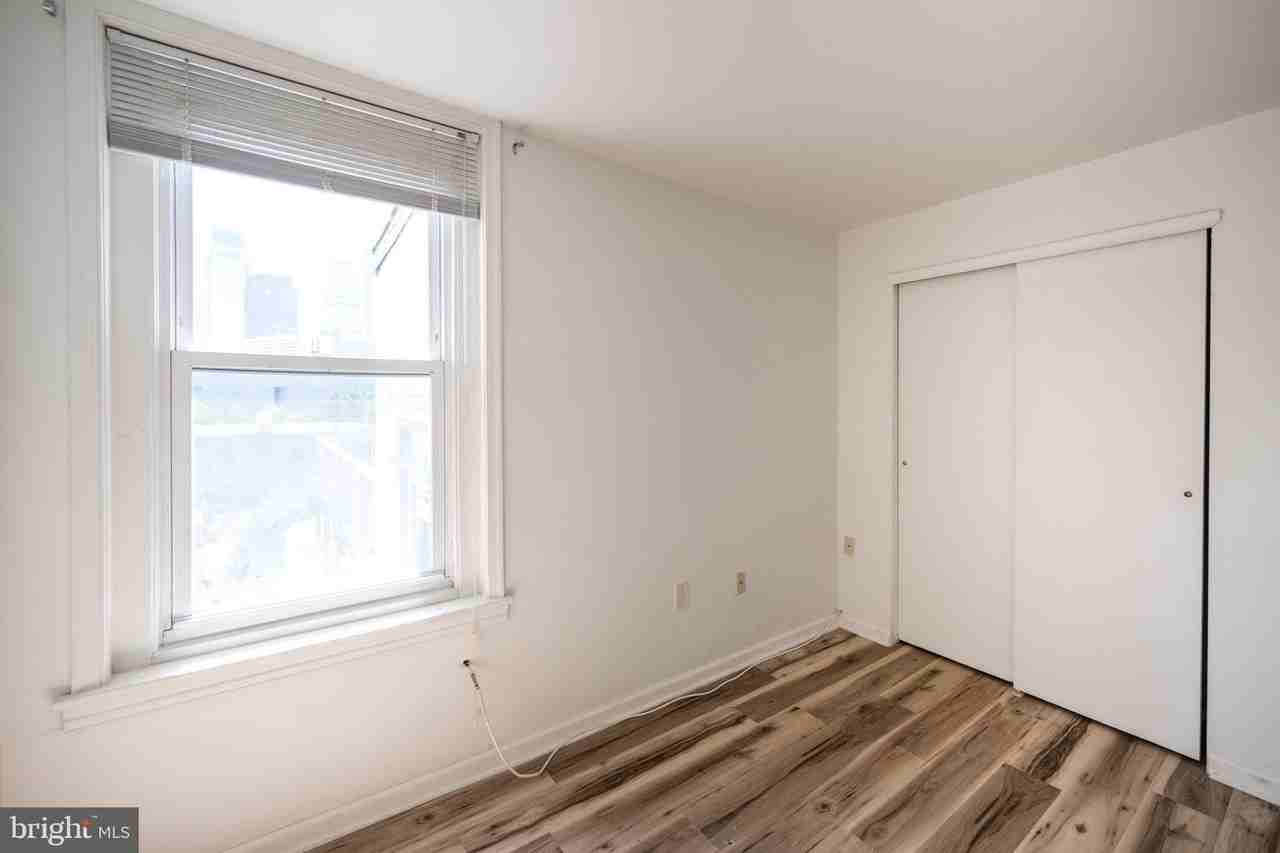 1728 Green St #2F - Photo 6 of 11