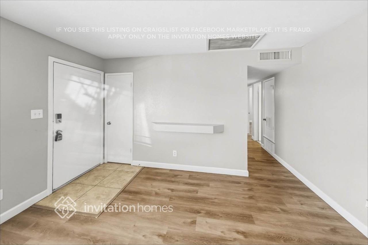 3068 N 87th Ave - Photo 5 of 19