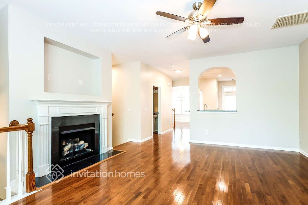 811 Skybrook Falls Dr - Photo 3 of 16