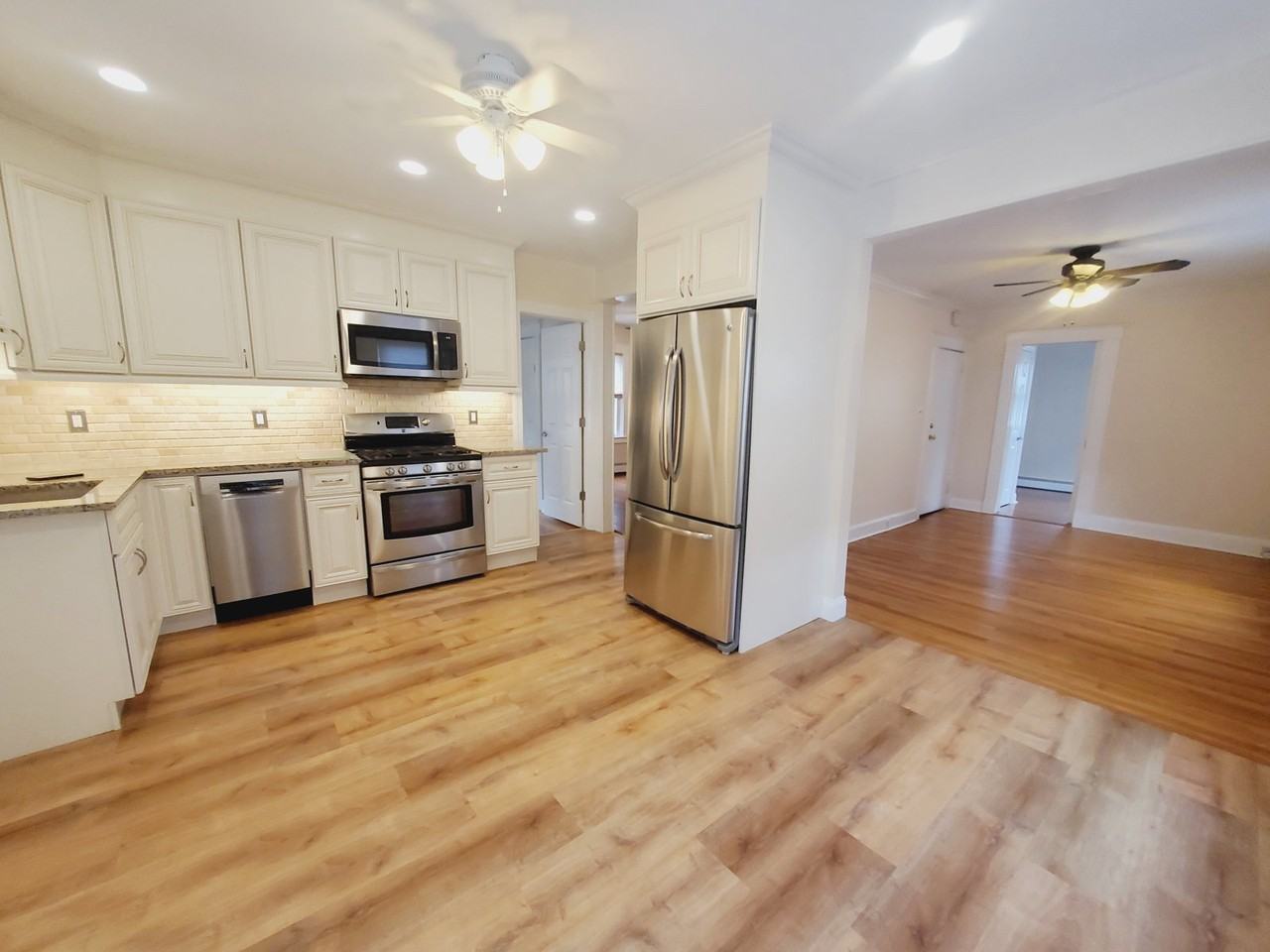 25 Scofield Ave #1 - Photo 4 of 8
