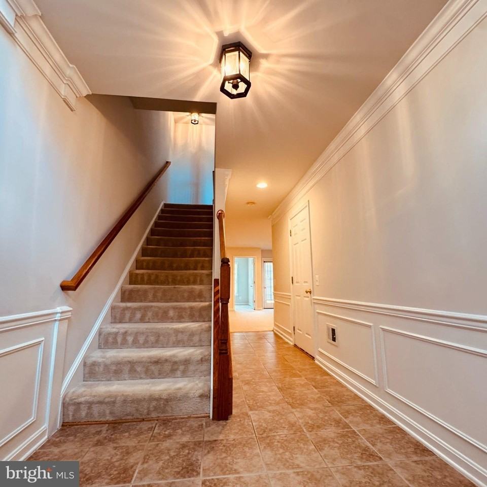 8936 Singleleaf Cir - Photo 3 of 49