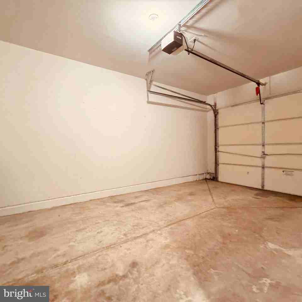 8936 Singleleaf Cir - Photo 4 of 49