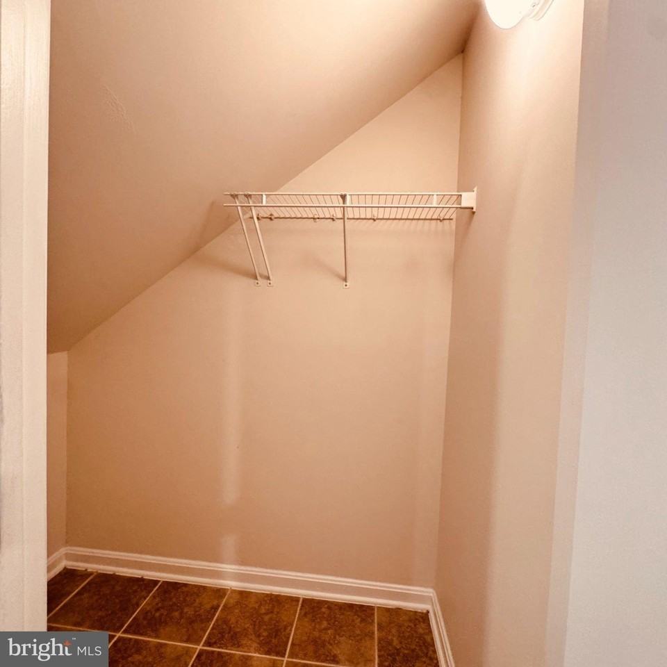 8936 Singleleaf Cir - Photo 5 of 49