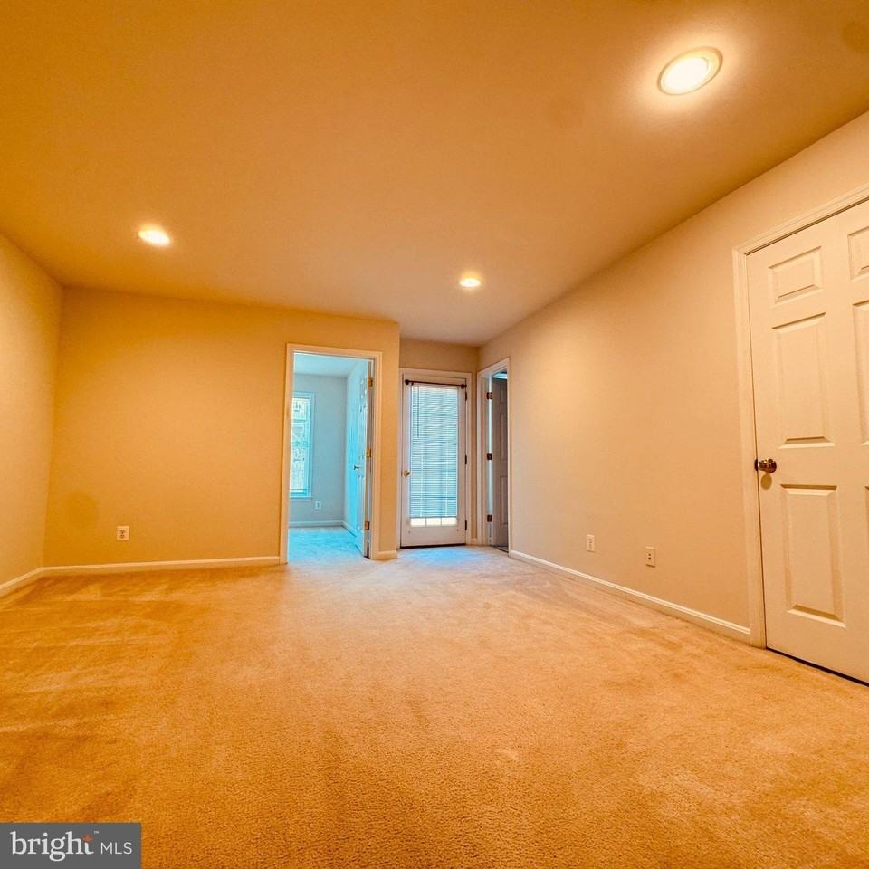 8936 Singleleaf Cir - Photo 6 of 49
