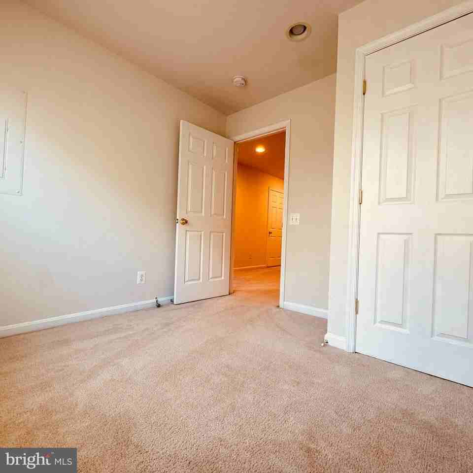 8936 Singleleaf Cir - Photo 7 of 49