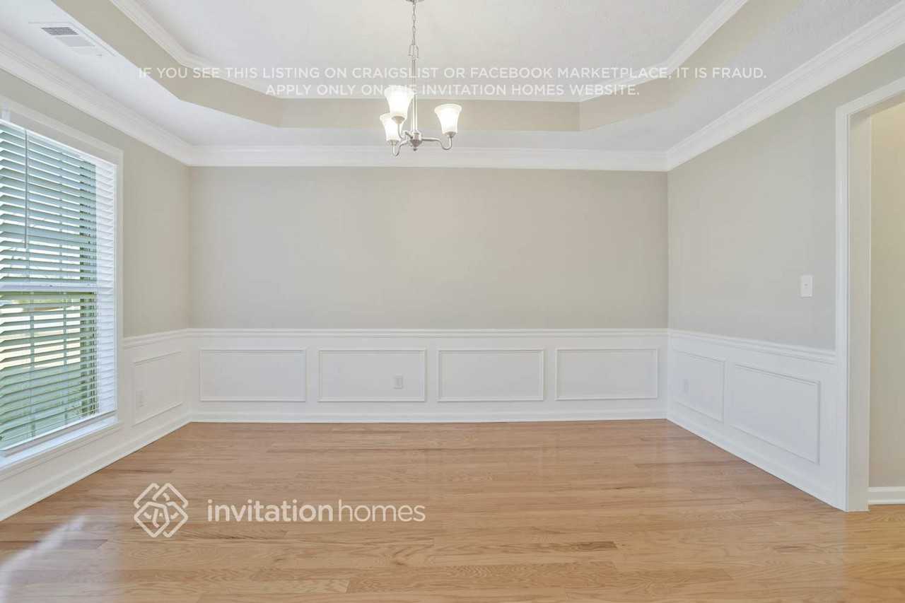 2675 Lake Commons Ct - Photo 5 of 28