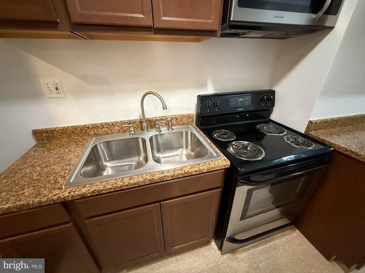 7402 Nigh Rd - Photo 2 of 14