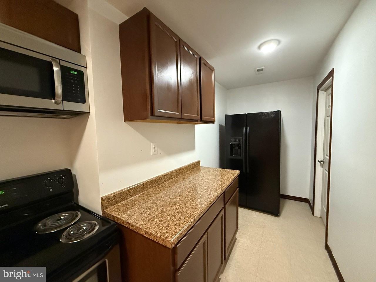 7402 Nigh Rd - Photo 3 of 14