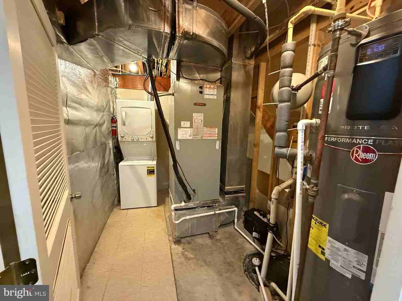 7402 Nigh Rd - Photo 6 of 14