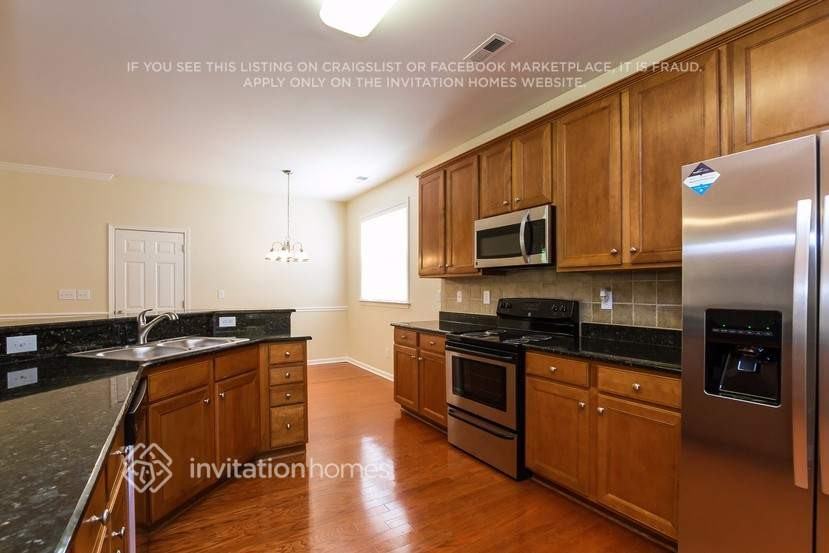 8907 Cinder Ln - Photo 6 of 28