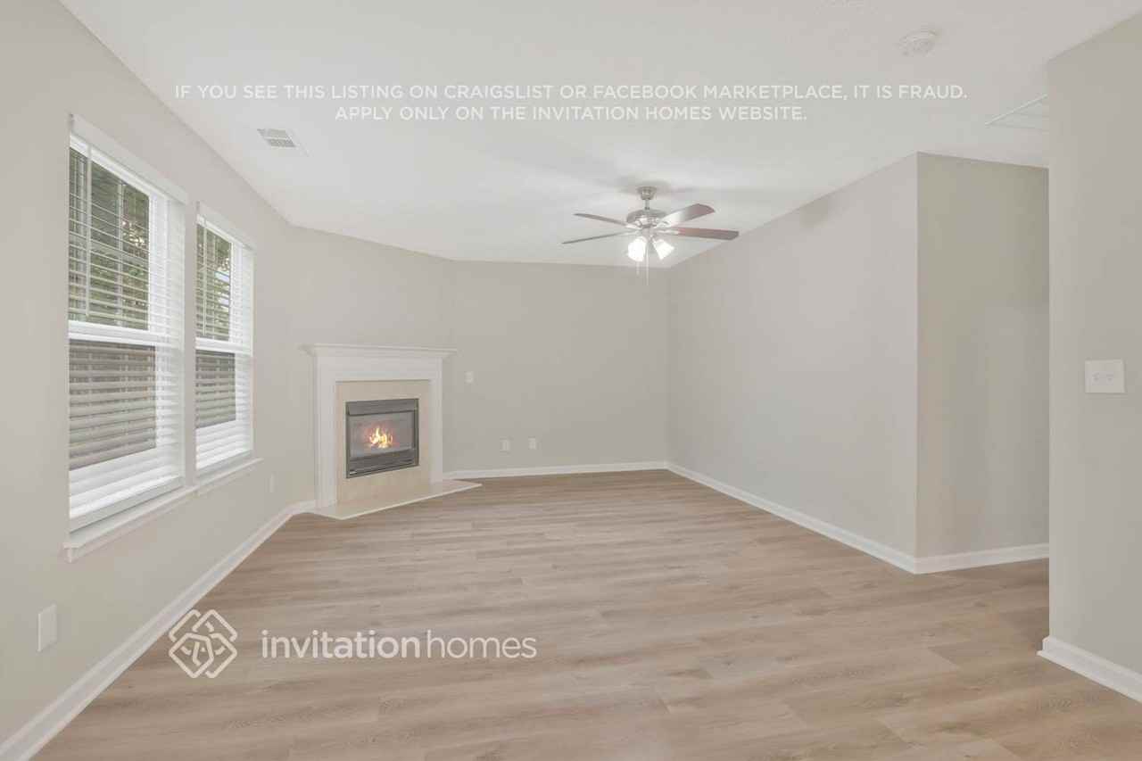 5327 Paddington Ln - Photo 6 of 29