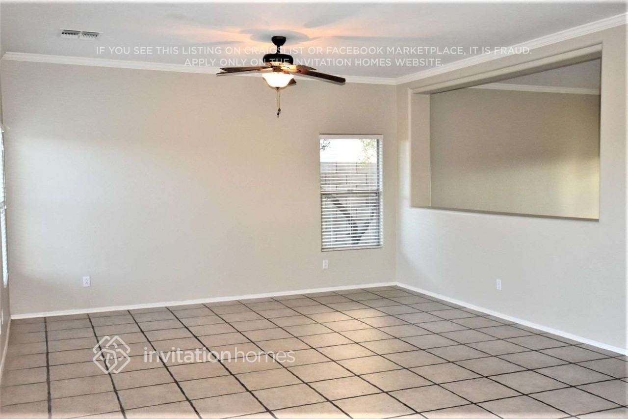 11880 W Grant St - Photo 2 of 16