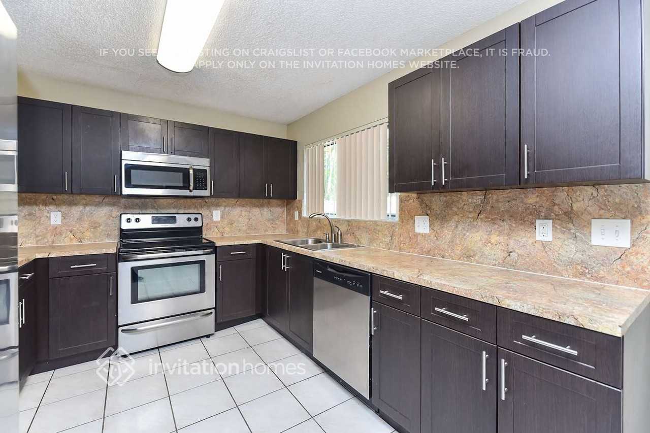 14450 Sw 139th Avenue Cir W - Photo 7 of 21