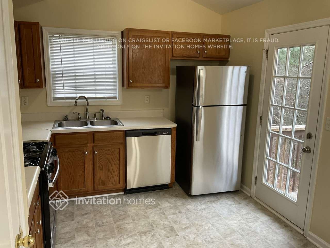 138 Whetstone Way - Photo 6 of 15