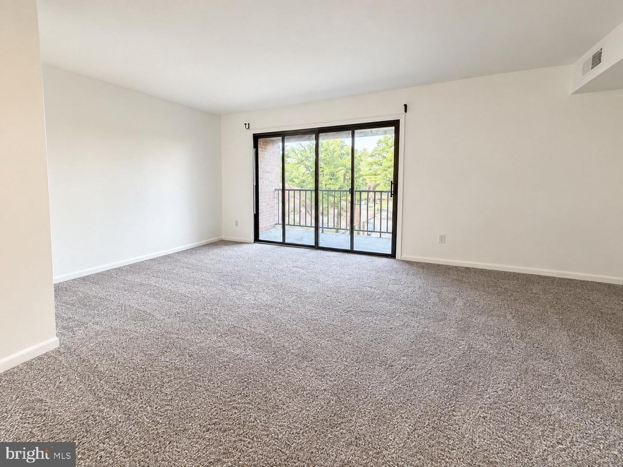 10622 Provincial Dr #F - Photo 2 of 11