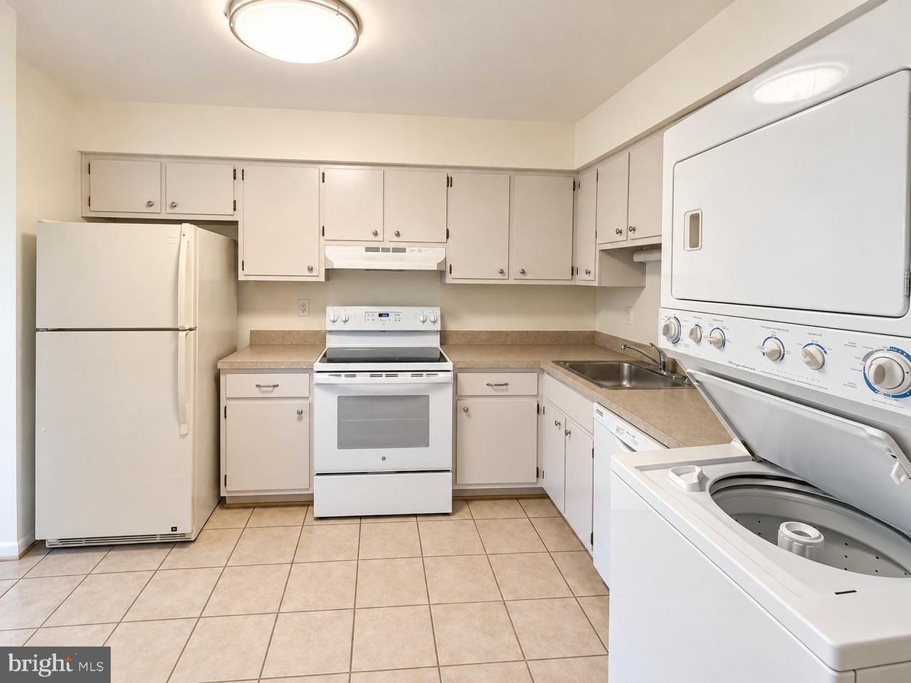 10622 Provincial Dr #F - Photo 4 of 11