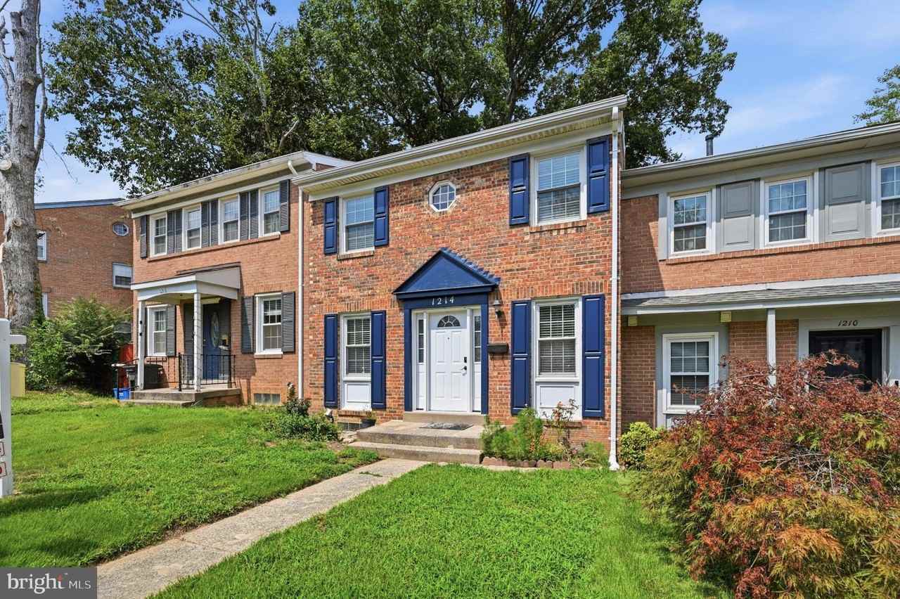 1214 Fox Run Pl - Photo 2 of 30